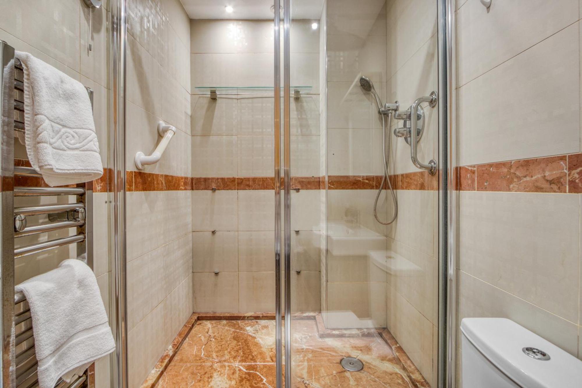 Spacious 3br Flat With Ac 3 Ensuite Bidets Near Selfridges And Hyde Park Apartment London