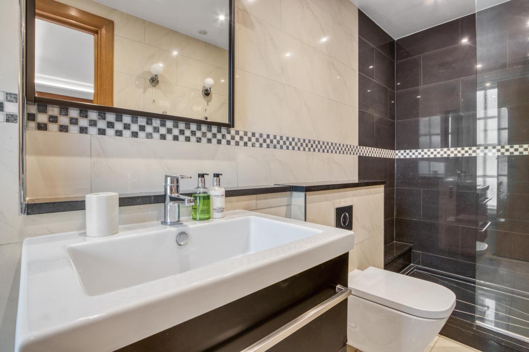Spacious 3br Flat With Ac 3 Ensuite Bidets Near Selfridges And Hyde Park