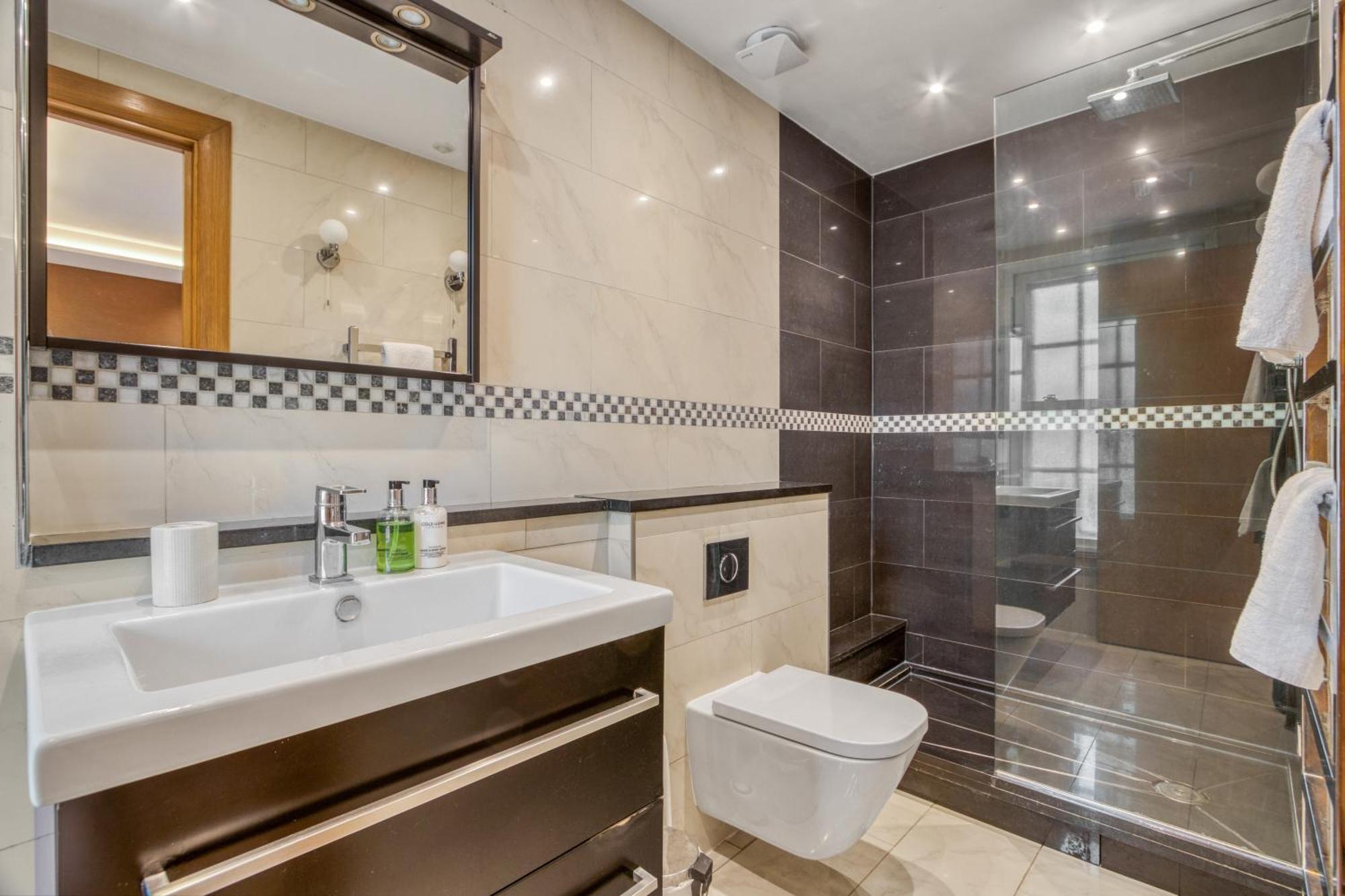 Spacious 3br Flat With Ac 3 Ensuite Bidets Near Selfridges And Hyde Park *